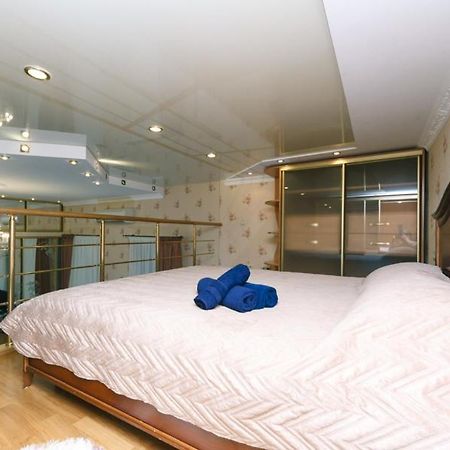 Stylish Two-Level Flat 2 Min From Khreschatyk Киев Экстерьер фото