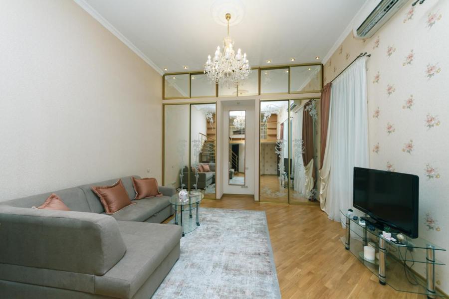 Stylish Two-Level Flat 2 Min From Khreschatyk Киев Экстерьер фото