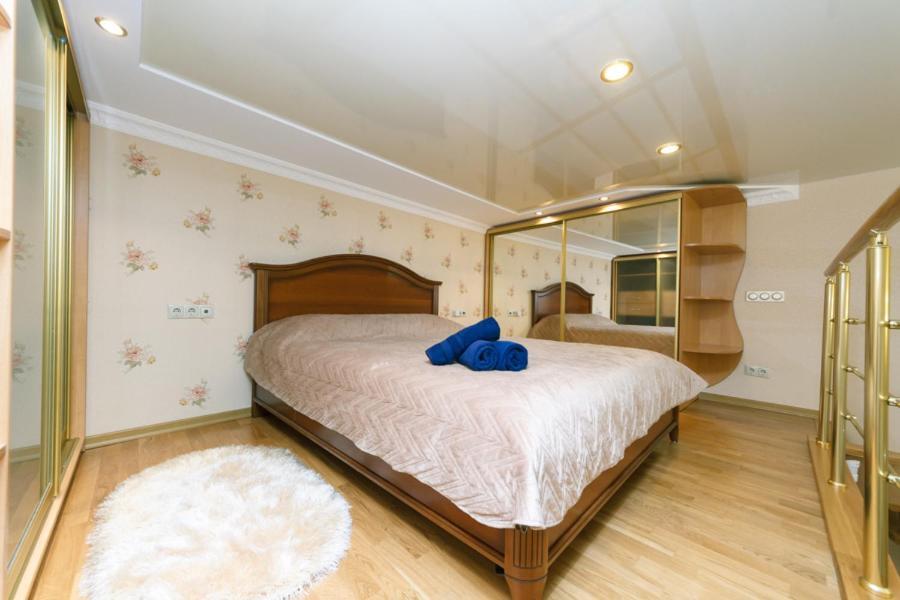 Stylish Two-Level Flat 2 Min From Khreschatyk Киев Экстерьер фото