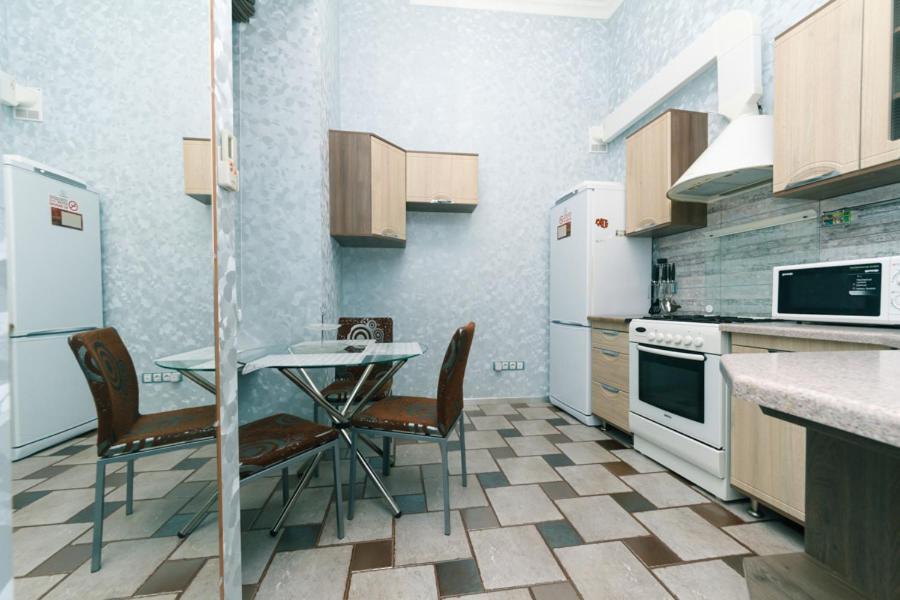Stylish Two-Level Flat 2 Min From Khreschatyk Киев Экстерьер фото