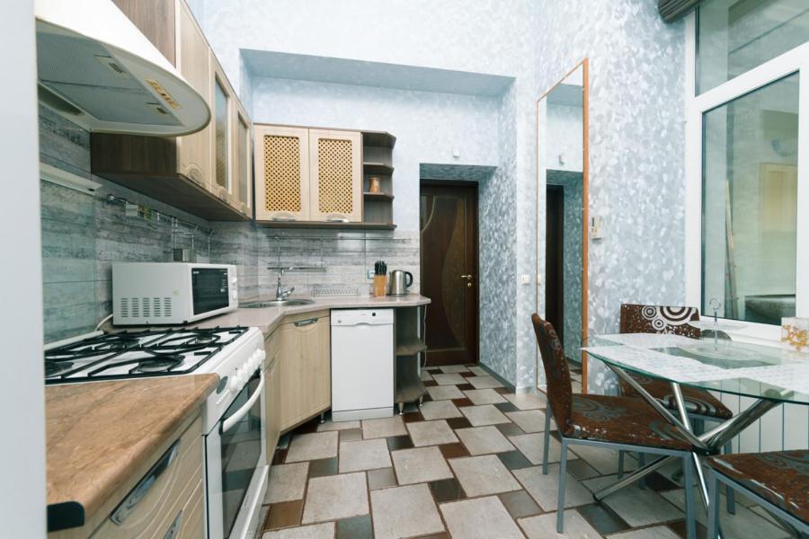 Stylish Two-Level Flat 2 Min From Khreschatyk Киев Экстерьер фото
