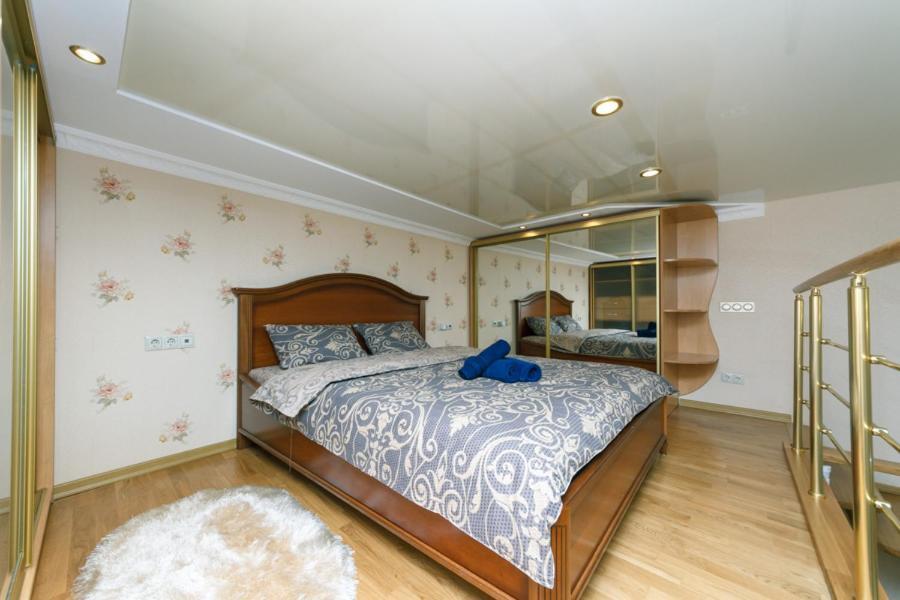 Stylish Two-Level Flat 2 Min From Khreschatyk Киев Экстерьер фото